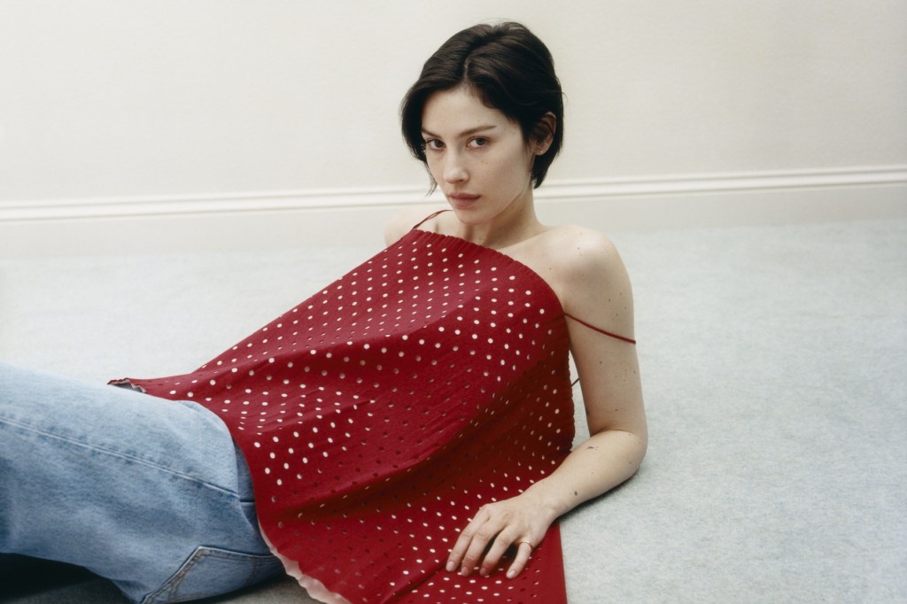 Gracie Abrams' 'Daughter From Hell' Debuts at No. 1 on Billboard 200