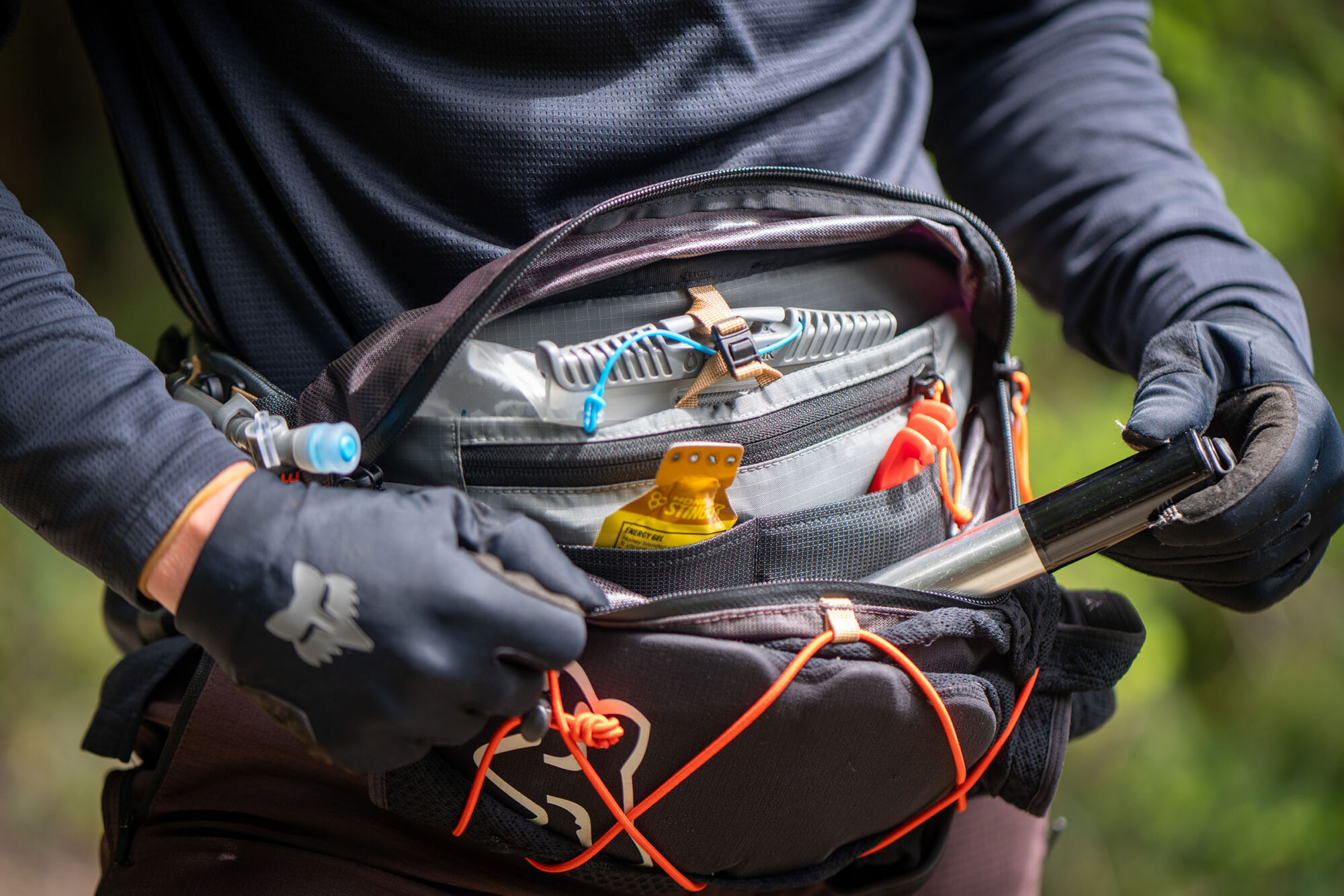 high above cascadia 4l hip pack