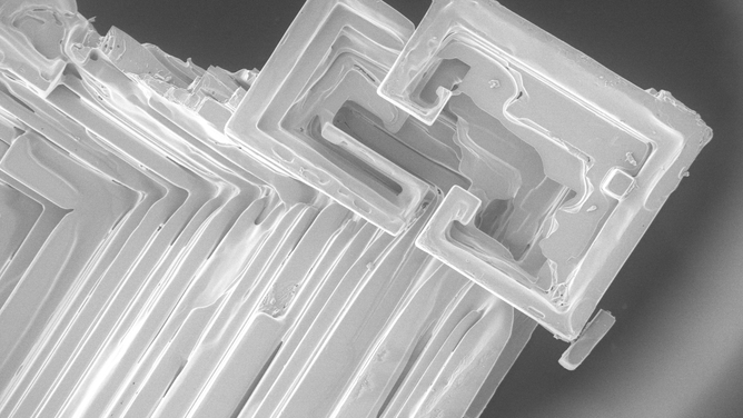 A look at the hopper crystals under an electron microscope.