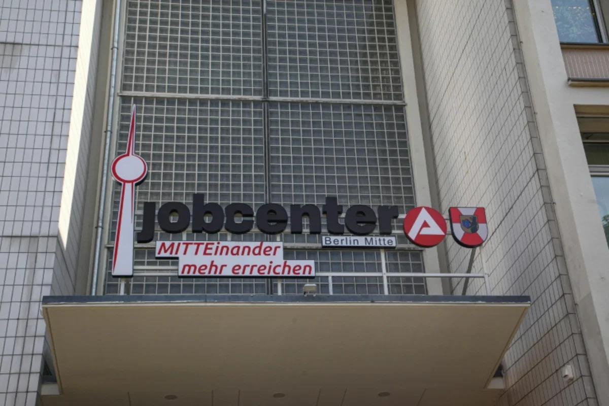 Germany's labour market dilemma: rising unemployment despite vacancies