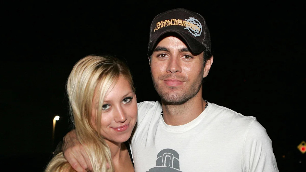 Enrique Iglesias and Anna Kournikova's 3 older kids spark reaction with appearance in new home photo
