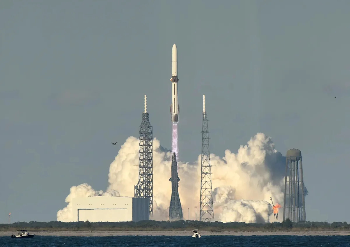SPCX, RKLB, ASTS, LUNR In Focus — Trump Administration To Expedite Approvals For Commercial Rocket Launches