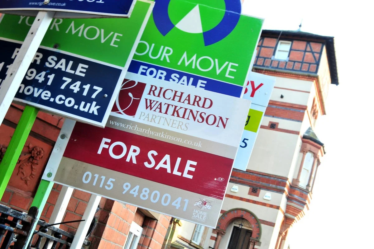 Mortgage rates fall at fastest pace in almost two years – but experts have one warning