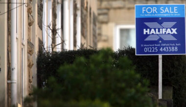 UK homeowners hit as mortgage rates see biggest daily jump since spring