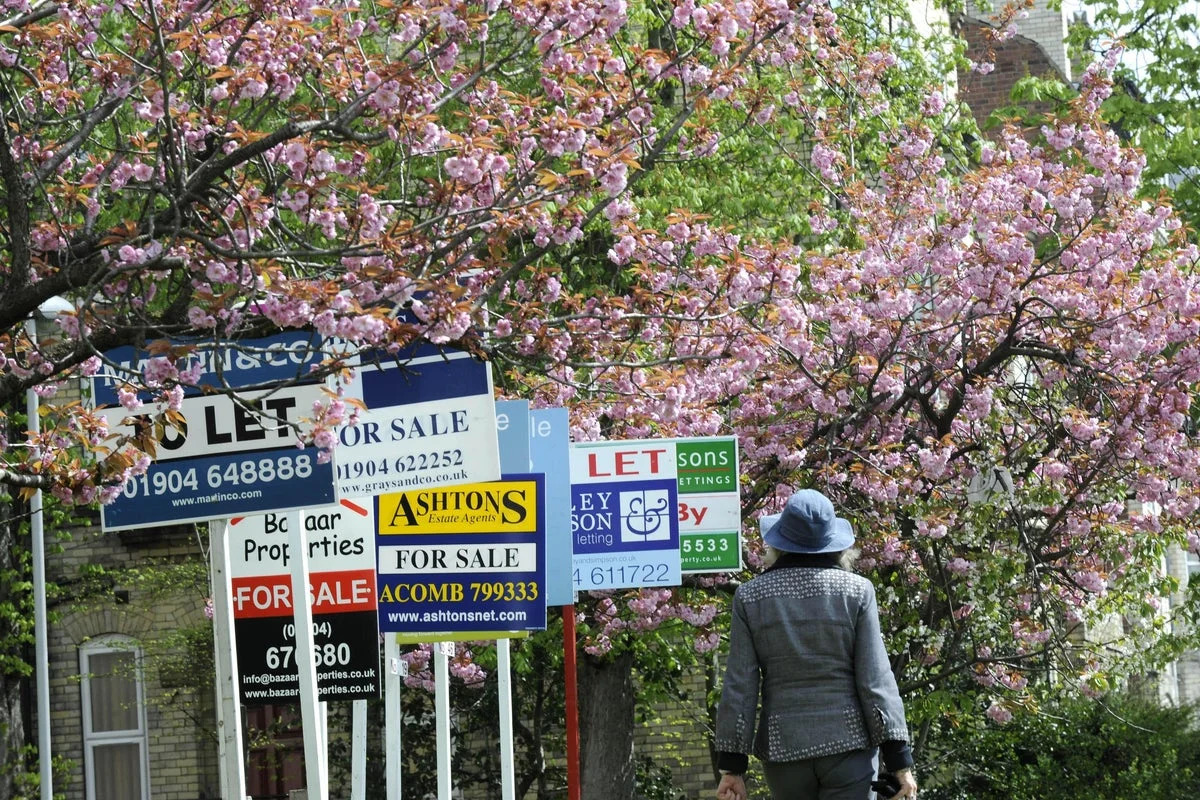 Annual UK house price inflation slowed to reach 2.7% in May, says ONS