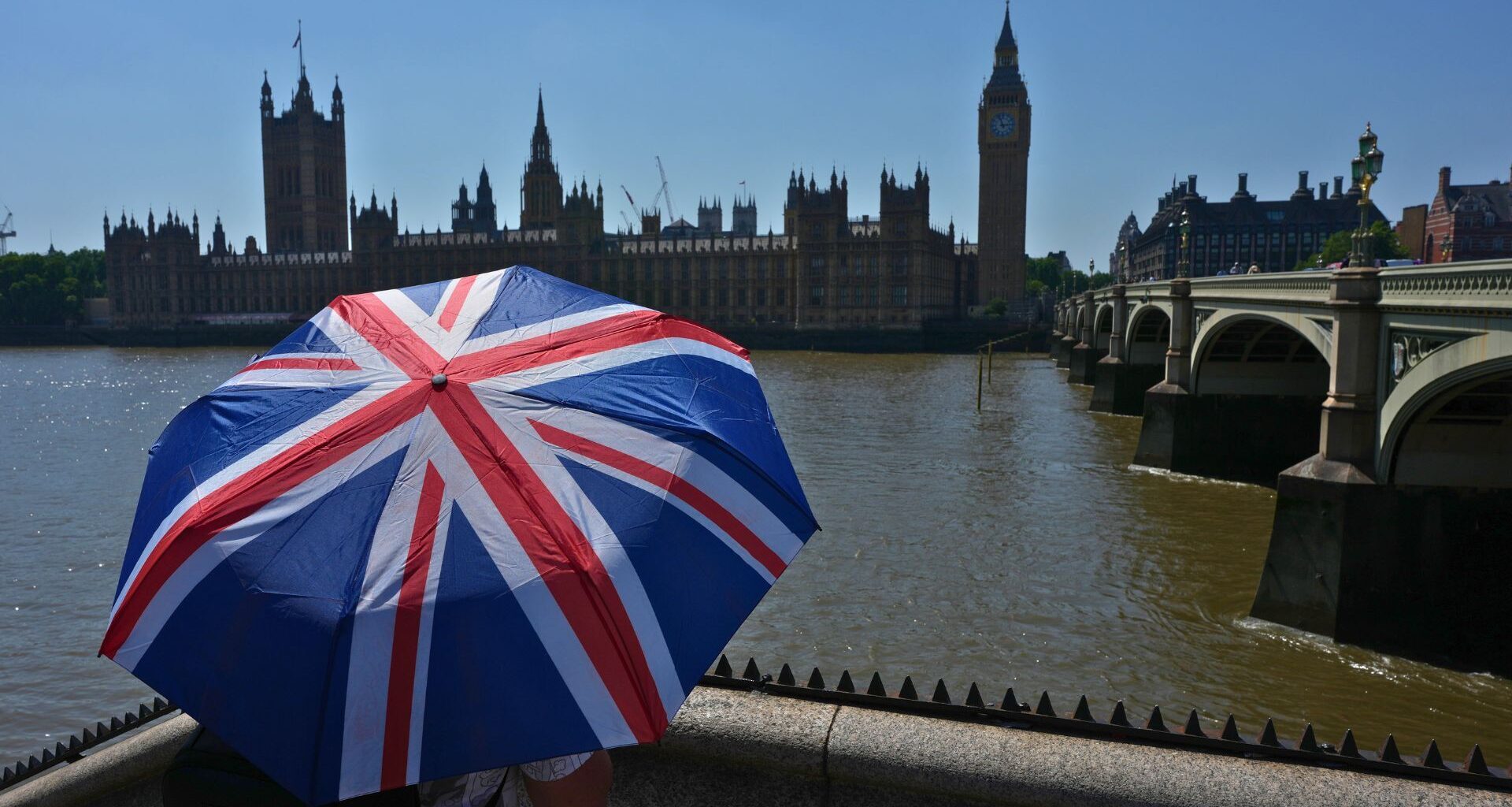 More than 2,700 deaths in UK linked to May, June heatwaves | Weather News