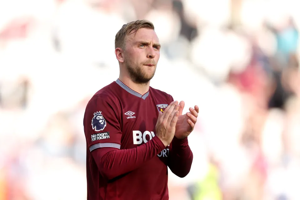 Jarrod Bowen claps West Ham fans after being relegated