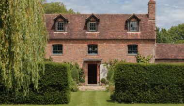 There’s a RIBA award-winning library inside this Dorset mill house