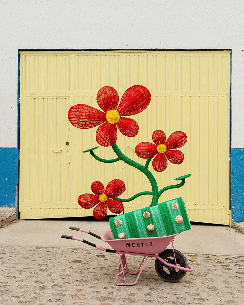 MESTIZ weaves a vibrant world of flowers and curious creatures for Hermès windows - 3