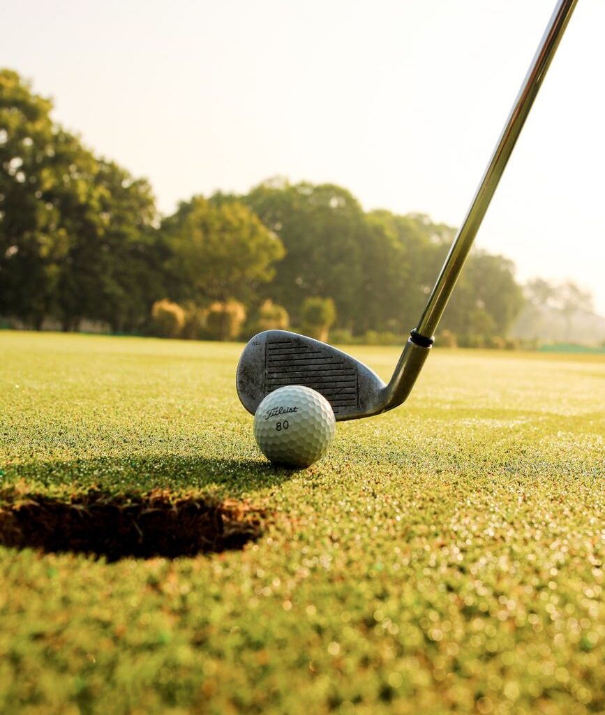 Caroline and Cameron are Murrayfield golf champs