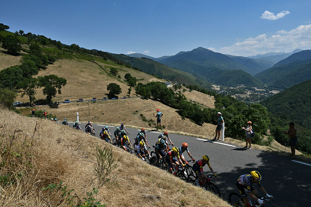 Lidl - Trek team's US rider Quinn Simmons leads the pack of riders (peloton) in the Col d'Aspin ascent during the 6th stage of the 113th edition of the Tour de France cycling race, 186,2 km between Pau and Gavarnie-G&egrave;dre in the French Pyrenees, on July 9, 2026. (Photo by Jeff PACHOUD / AFP)