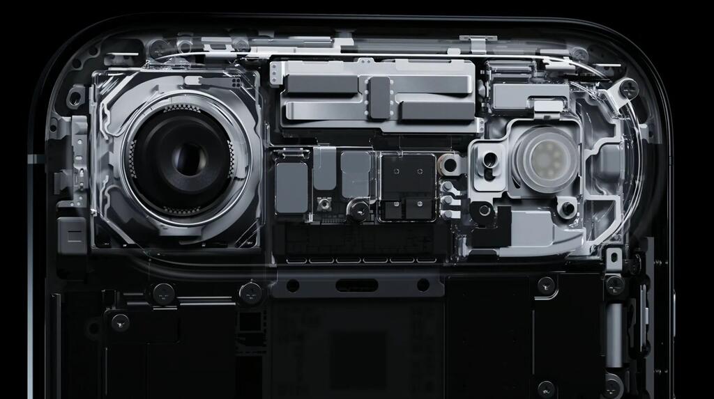 The iPhone 17 Air is revealed. Will we get a new aperture? (Photo: Apple) האייפון 17 אייר במערומיו