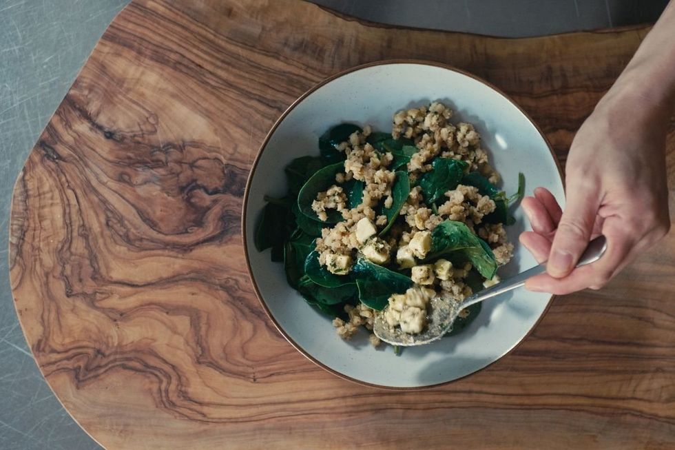 SALAD WITH KALE AND GRAINS