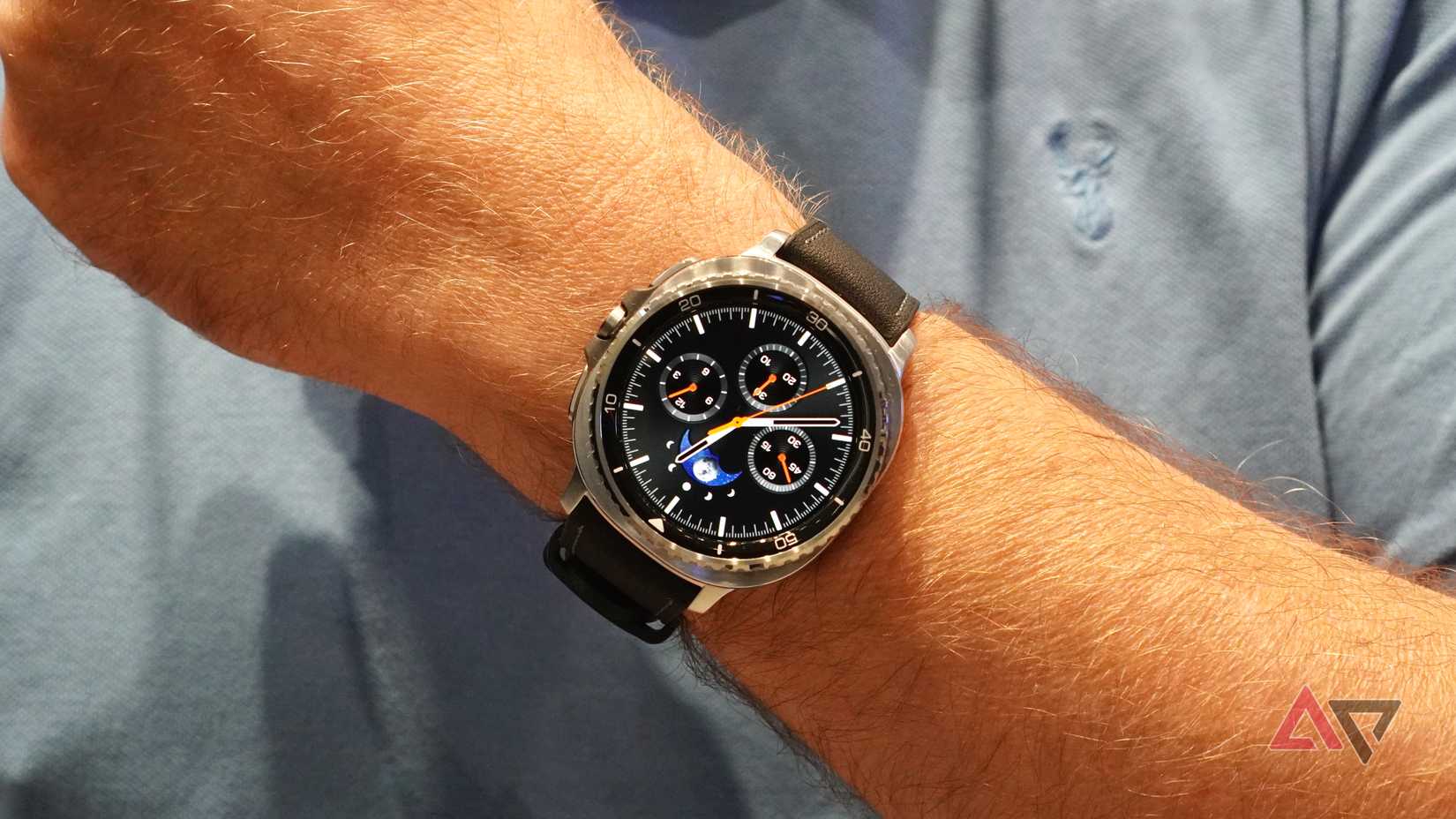 samsung-galaxy-watch-8-classic-front-wrist