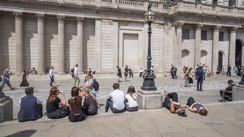 Data doubts linger as UK growth beats expectations | snaps