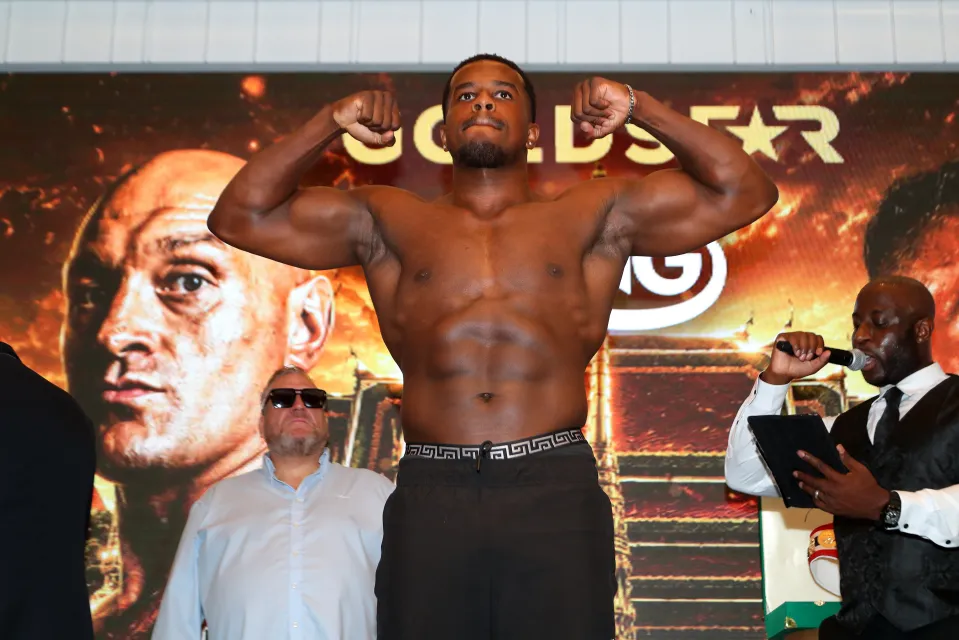 Simon Ibekwe weighs in for fight on Fury vs Wach undercard