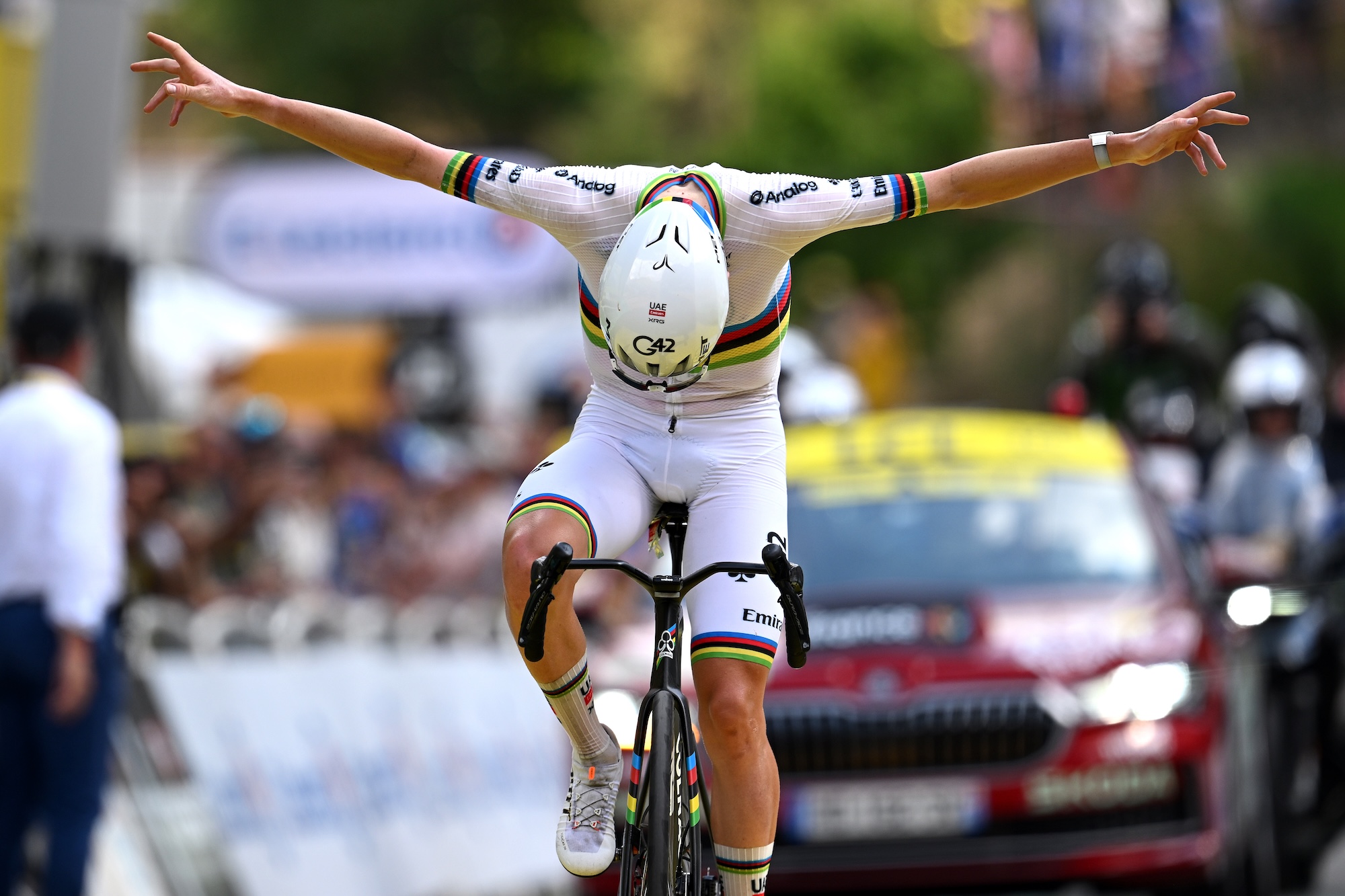GAVARNIE-GEDRE, FRANCE - JULY 09: Tadej Pogacar of Slovenia and UAE Team Emirates - XRG celebrates at finish line as stage winner during the 113th Tour de France 2026, Stage 6 a 186.2km stage from Pau to Gavarnie-Gedre 1379m / #UCIWT / on July 09, 2026 in Gavarnie-Gedre, France. (Photo by Tim de Waele/Getty Images)