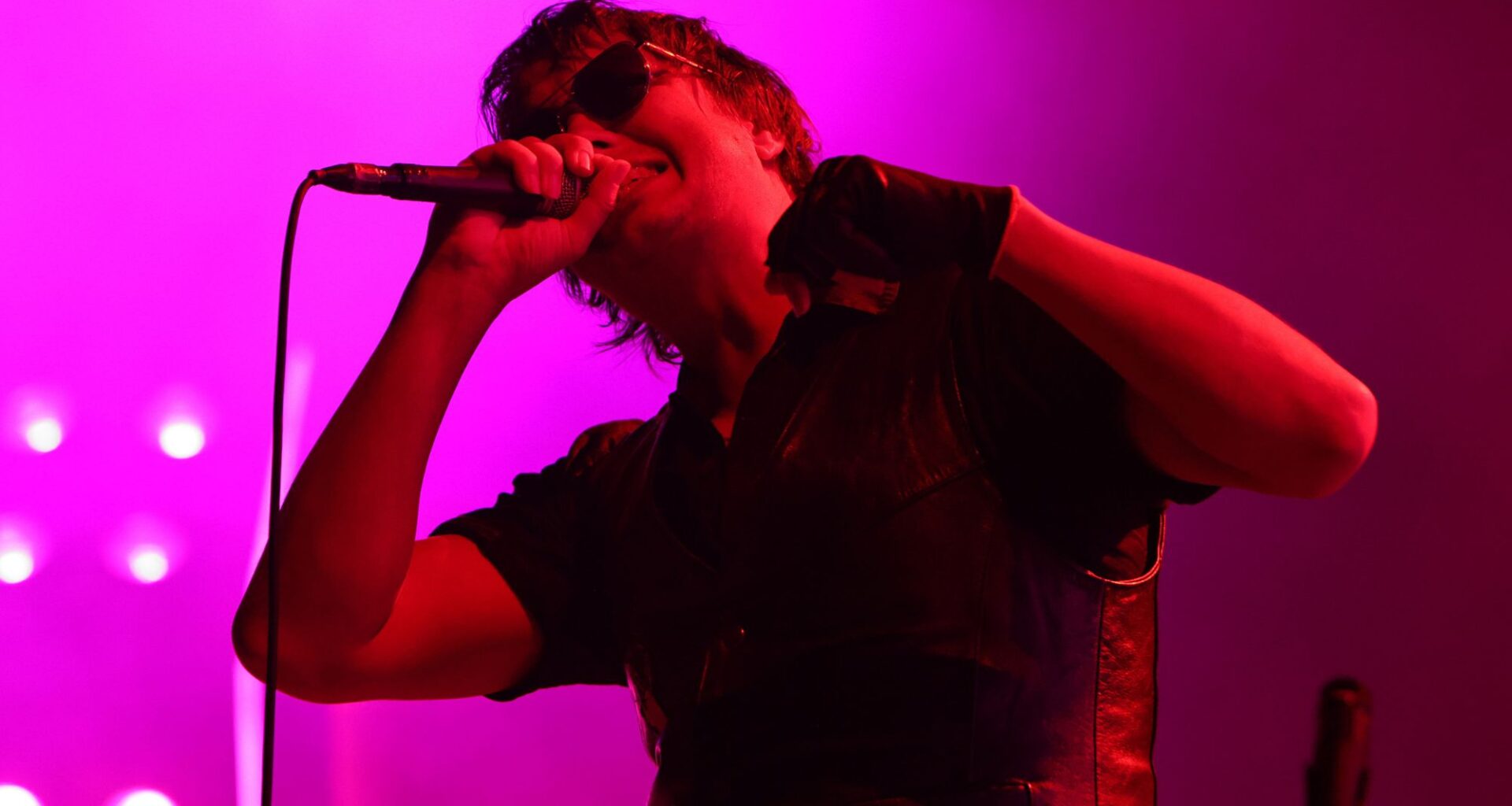 Watch The Strokes debut 'Dine N'Dash' as they launch 'Reality Awaits' at iconic Red Rocks