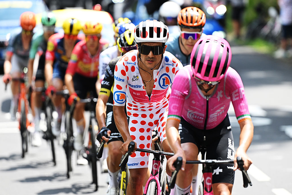 ALPE D&amp;apos;HUEZ, FRANCE - JULY 25: Richard Carapaz of Ecuador and Team EF Education - EasyPost - Polka Dot Mountain Jersey competes in the breakaway during the 113th Tour de France 2026, Stage 20 a 170.9km stage from Le Bourg d&amp;apos;Oisans to Alpe d&amp;apos;Huez 1842m / #UCIWT / on July 25, 2026 in Alpe d&amp;apos;Huez, France. (Photo by Dario Belingheri/Getty Images)