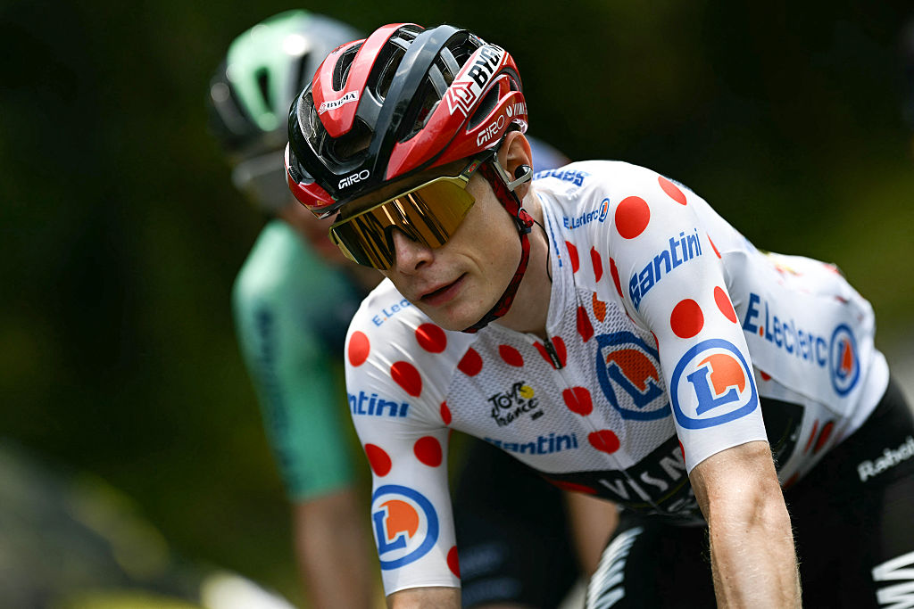 Team Visma | Lease a Bike's Danish rider Jonas Vingegaard wearing the climber's dotted "King of the Mountains" jersey cycles during the 7th stage of the 113th edition of the Tour de France cycling race, 175,1 km between Hagetmau and Bordeaux in southwestern France, on July 10, 2026. (Photo by Loic VENANCE / AFP)
