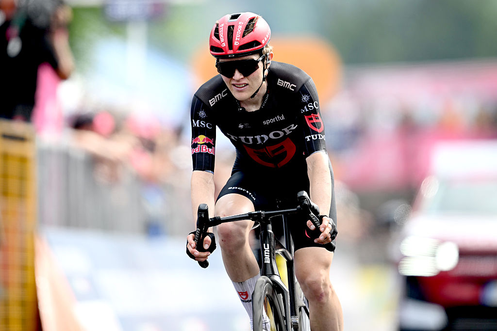 Michael Storer riding to the finish of a Giro stage