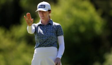 Walsh hits her best LPGA round to sit second in Portland
