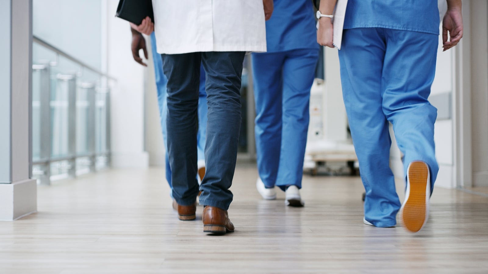 Just one in seven public consultants working Saturdays