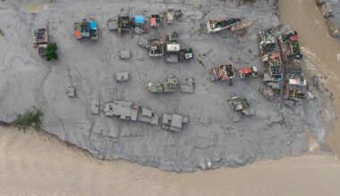 How a glacier collapse may have caused Nepal-Tibet floods