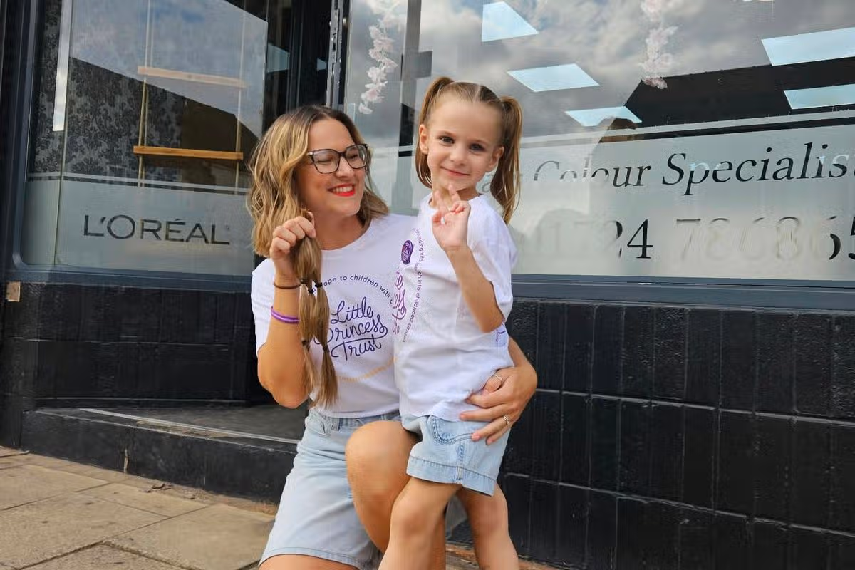 Kayleigh Grierson and daughter Nina outside the hair salon