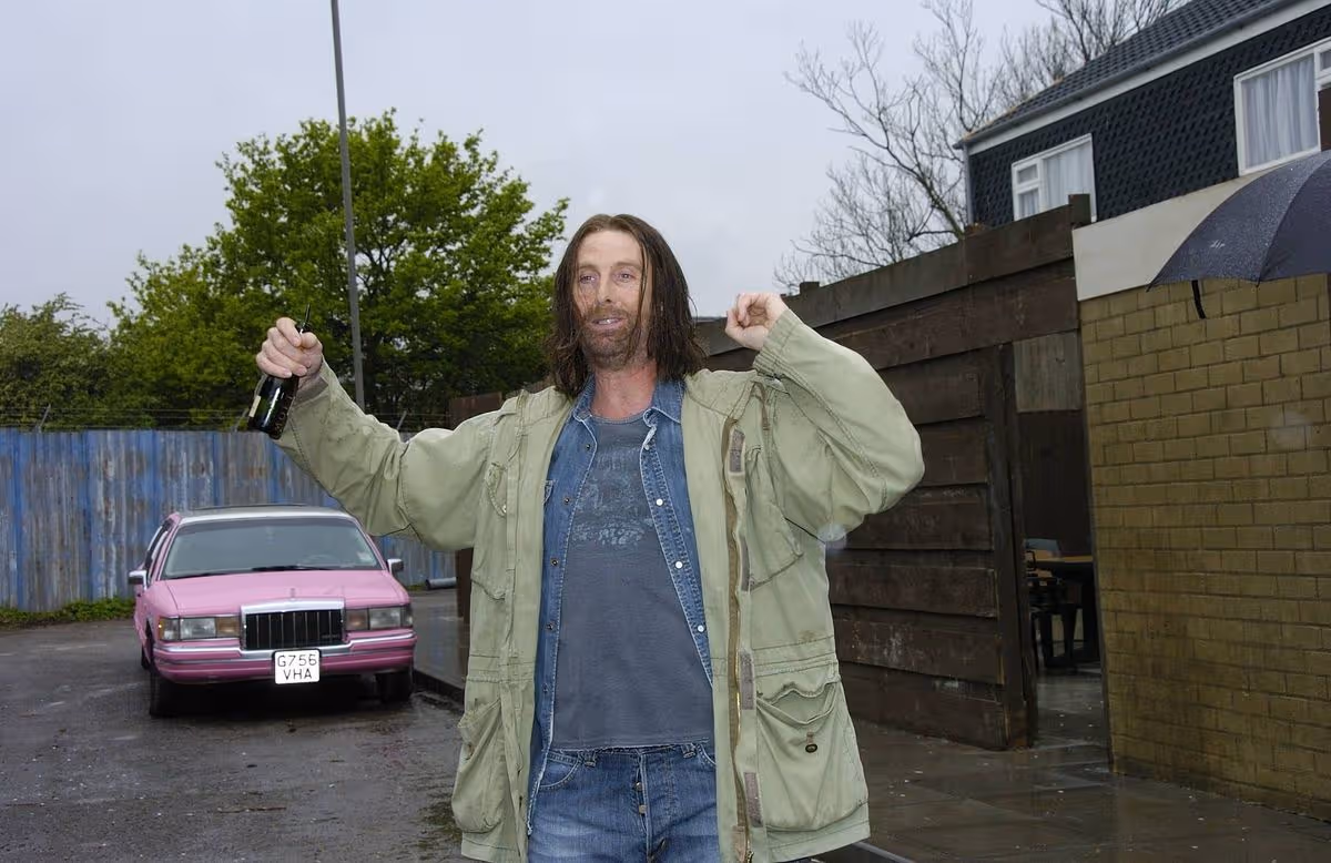 David Threlfall filming Shameless in Wythenshawe, April 2007