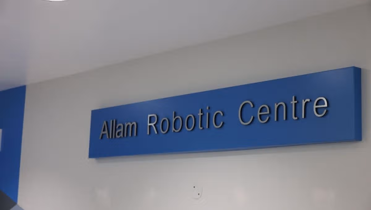 Sign outside the Allam Robotic Centre at Castle Hill Hospital