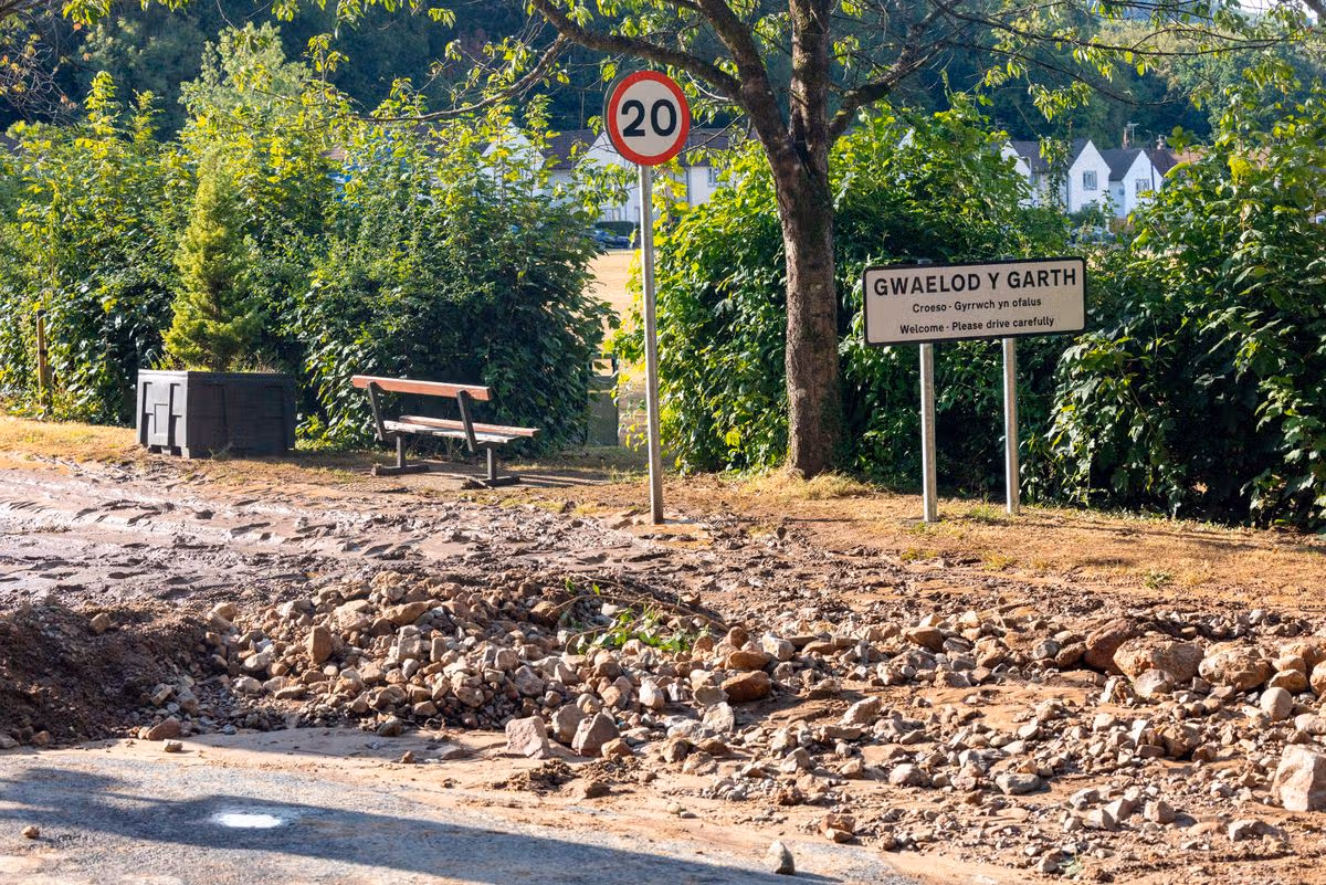 Sign for Gwaelod y Garth