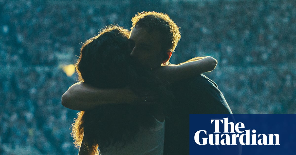 Sam Fender and Olivia Dean’s Rein Me In breaks 73-year record to become longest-running UK No 1 single | UK charts