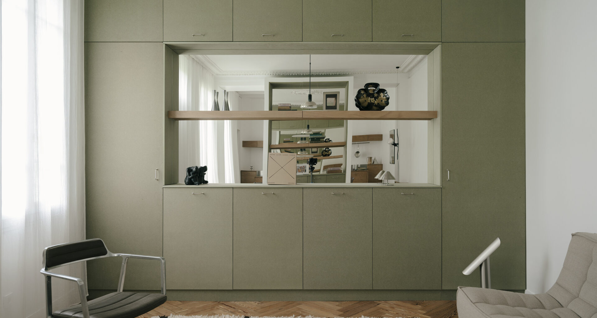 Lecomte Apartment / Atelier Orzan