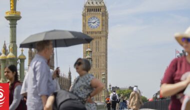 UK: Heatwaves continue, big small-boat problem, solar eclipse