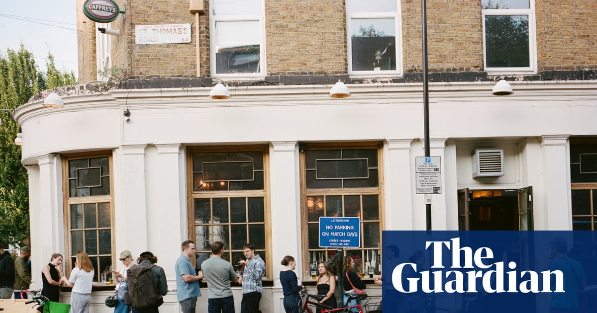 Builders, bakers and cheeseburger-makers: the UK workers struggling in extreme heat | Extreme heat