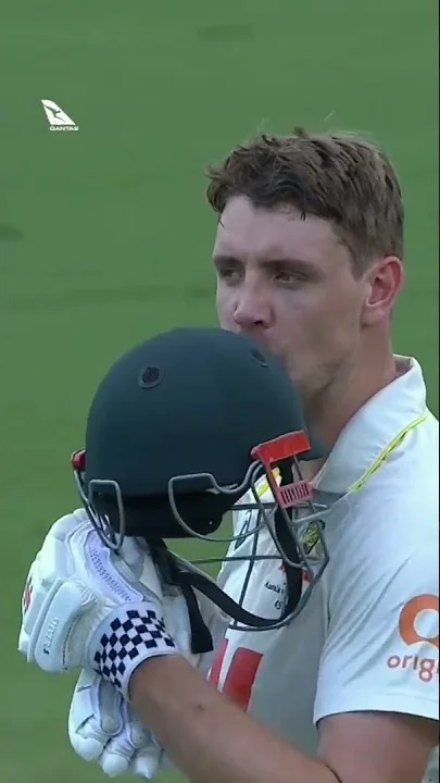 Lyon's huge effort to get Green to his 100! - YouTube