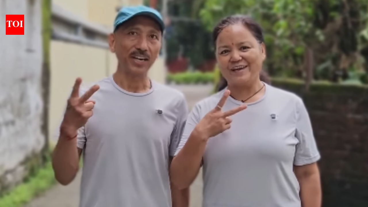 "Pata bhi nahi chala hum kab 20 kms daudne lage": Meet Tara and Sushila, the Dehradun couple in their 50s who went from chronic pain and knee replacements to running 20 kms everyday
