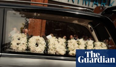 ‘She never forgot where she came from’: Bonnie Tyler mourners turn out for Swansea service | Bonnie Tyler