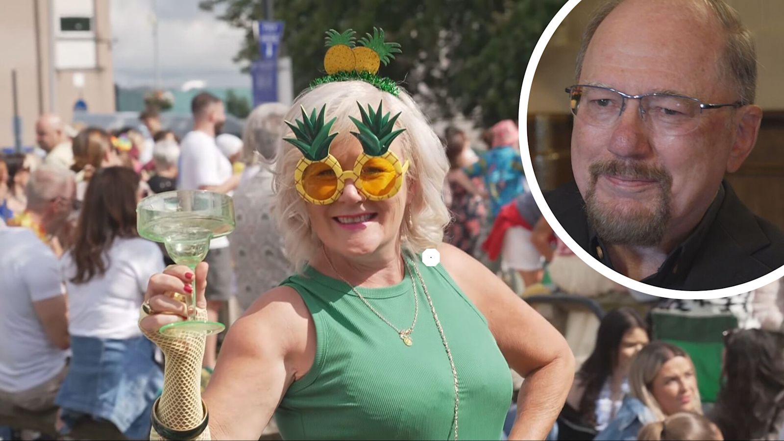 Thousands toast 'Piña Colada' songwriter as he makes a triumphant return to home town