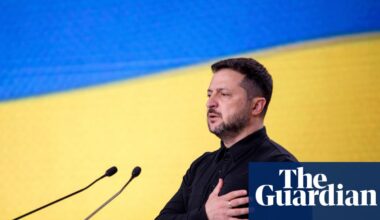 Holding election in wartime would risk destroying Ukraine, says Zelenskyy | Ukraine