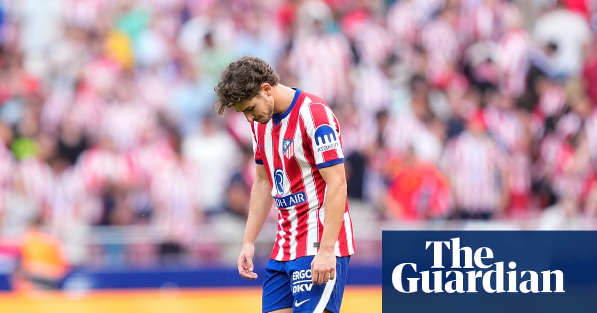 Julián Álvarez walks alone at Atlético in transfer saga with no end – and no winners | La Liga