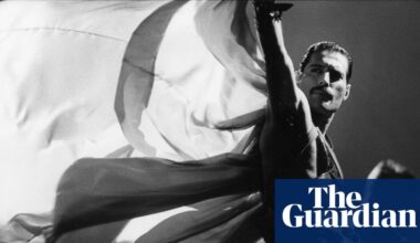 Freddie Mercury’s ‘splendid things’ to go on display at V&A | Freddie Mercury