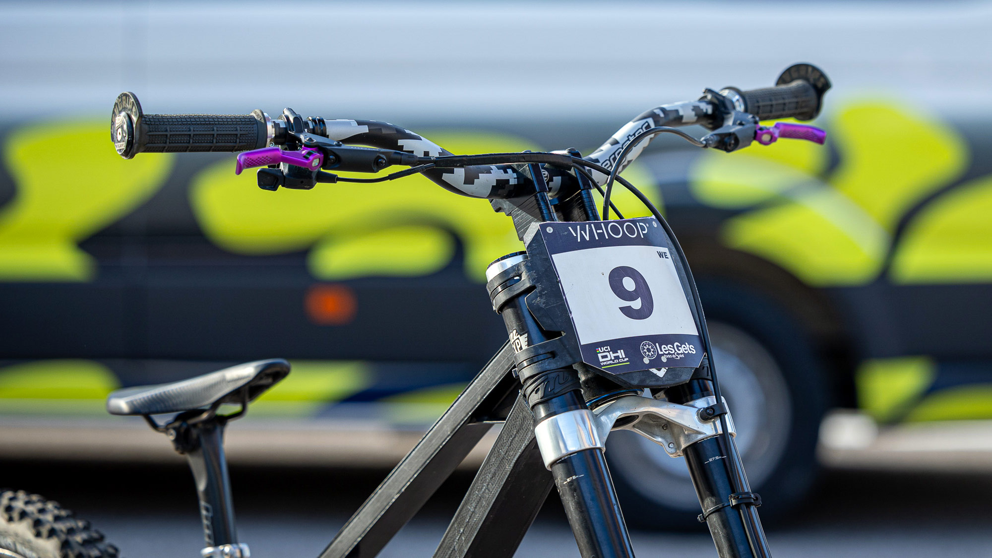 Harden's Gamux Sego gearbox belt-drive DH race bike: hig Stack, short Reach cockpit