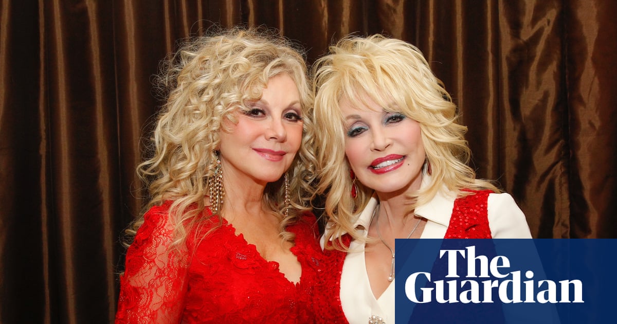 Dolly Parton’s sister reveals singer offered to test experimental cancer drugs before she died | Dolly Parton