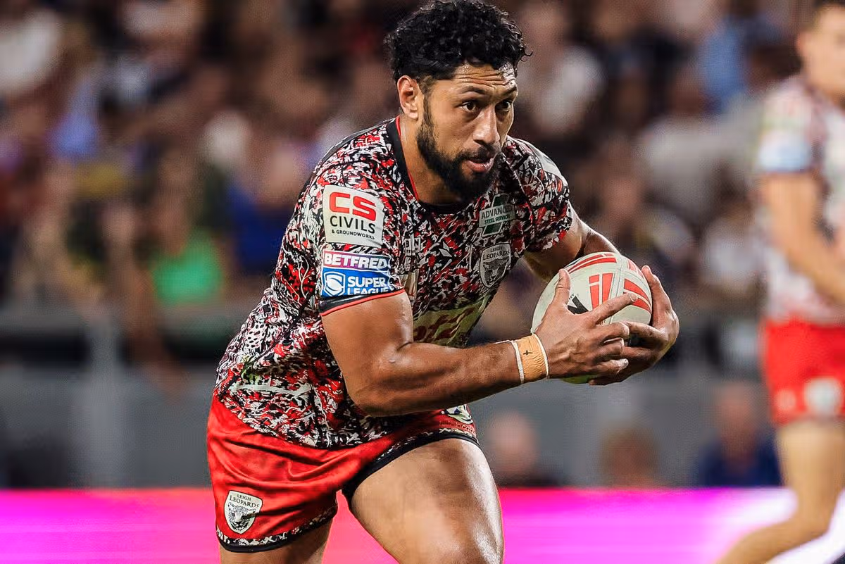 Hull FC have signed Leigh Leopards forward Isaac Liu.