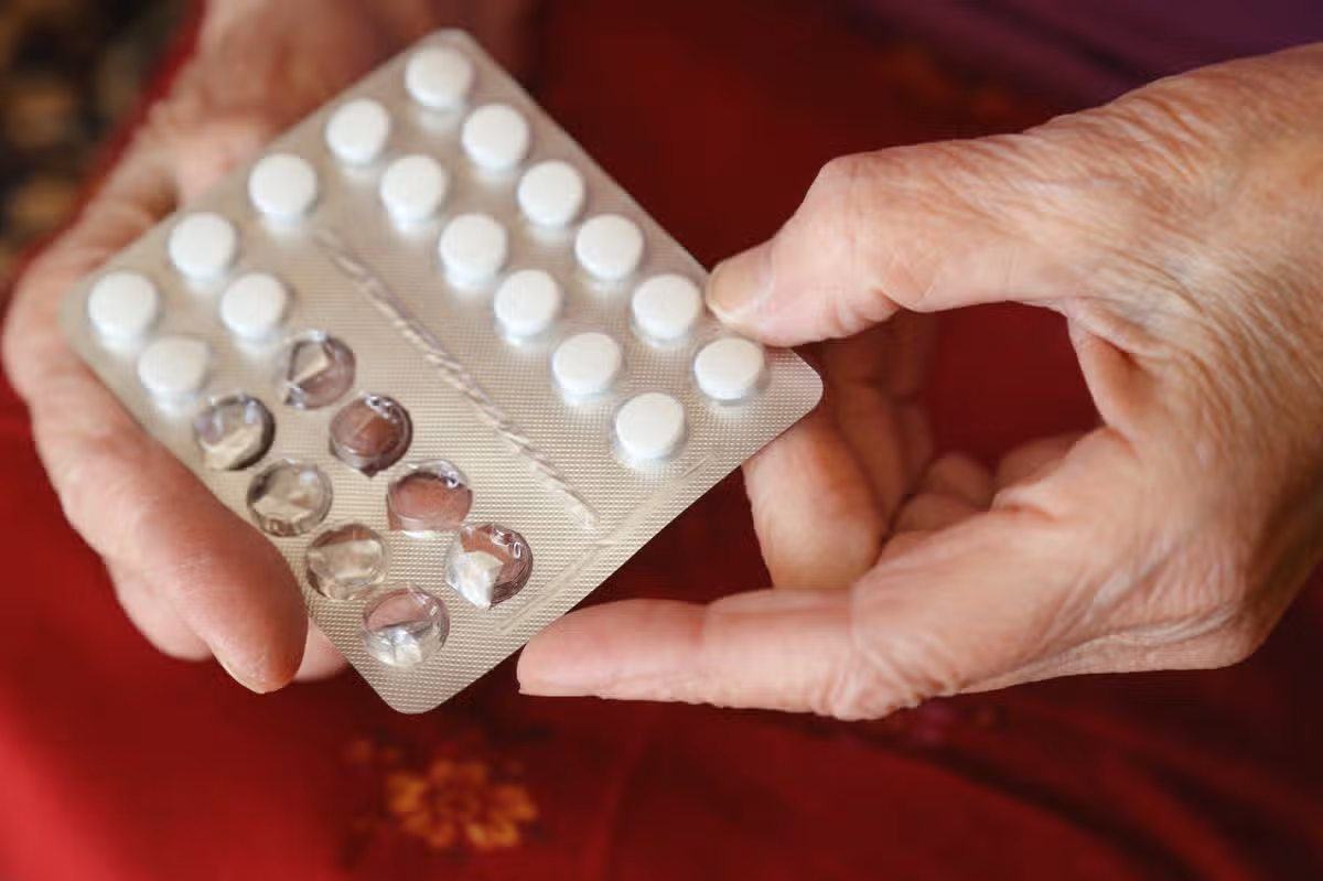 A pharmaceutical expert has said statins can react badly with other drugs