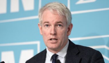 Holidaymakers ‘disenfranchise themselves’, says Reform MP over postal vote plans - standard.co.uk