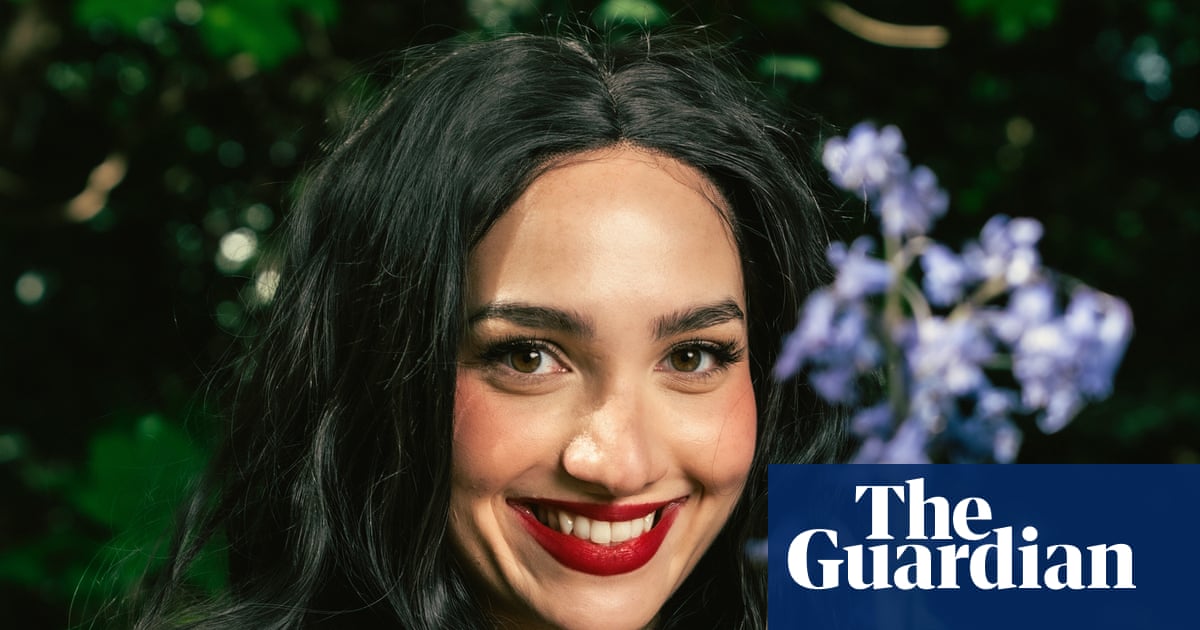 ‘Men have 30 seconds to get a laugh. Women have 10’: standup Bella Hull on proving herself in rough clubs | Edinburgh festival 2026
