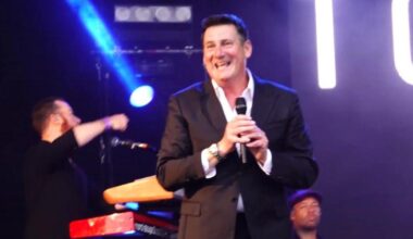 80s singing legend and iconic 00s boyband to perform hits